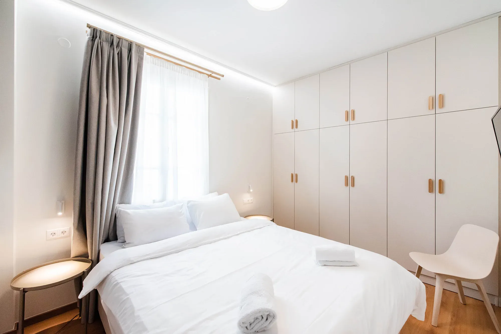 Deluxe Suite — 10